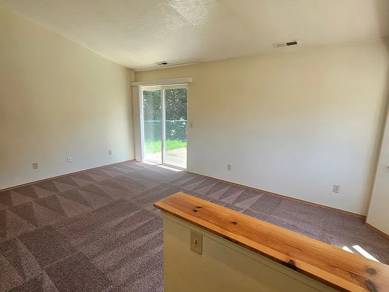 303 Garfield St — Photo 2
