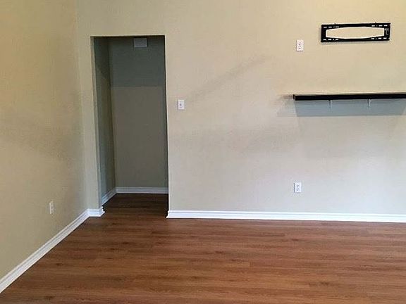 5th image of 7905 Sheila Ln