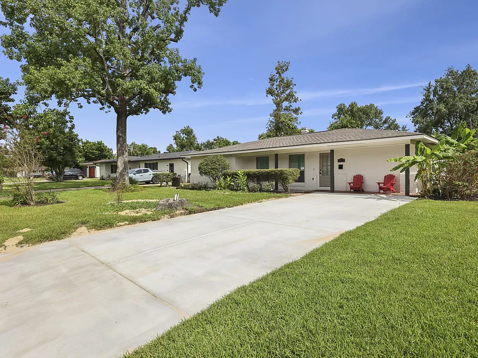 5475 Sunbury Dr