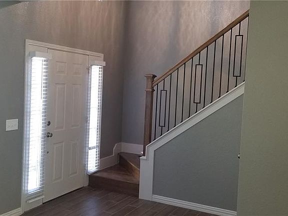 3rd image of 526 Newberry St
