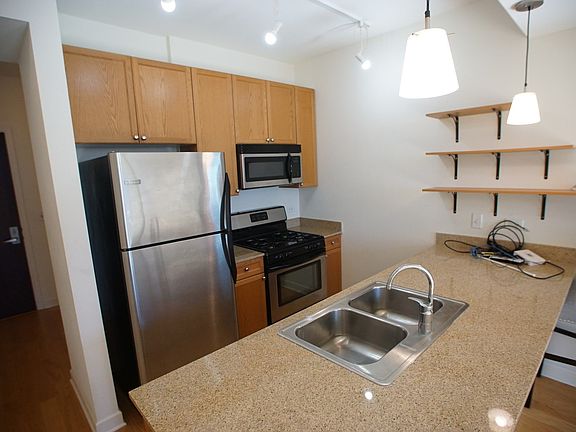 3rd image of 1400 S Michigan Ave APT 1512