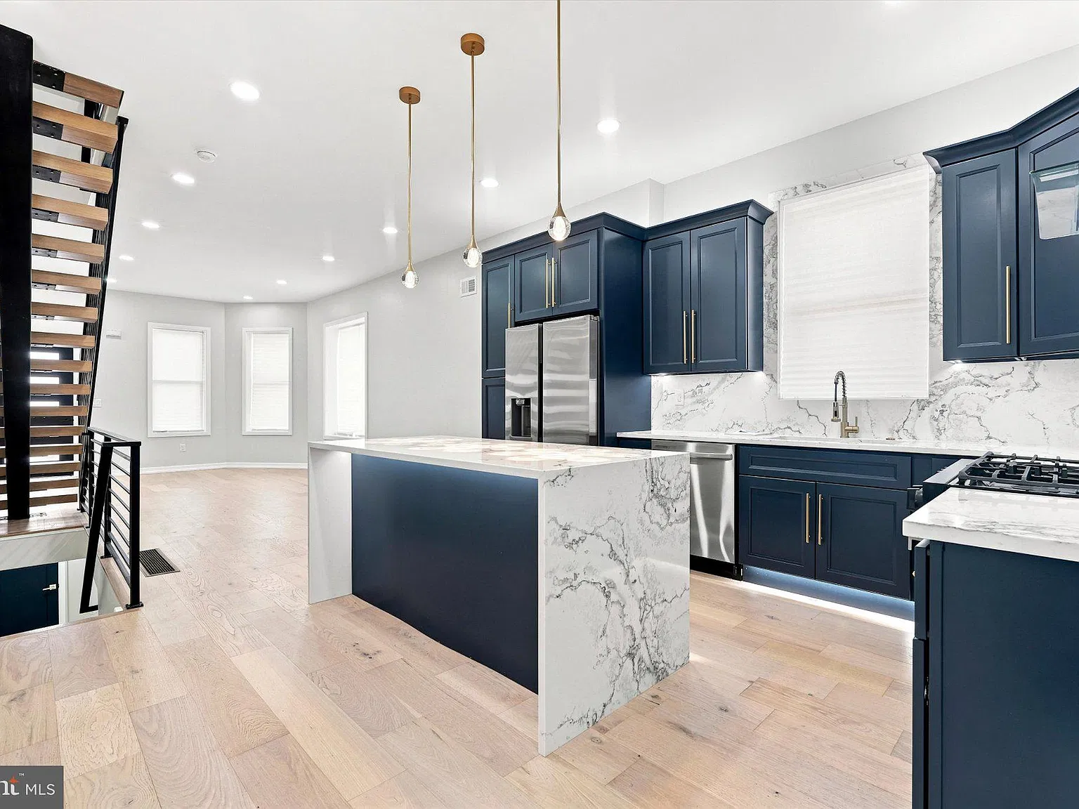 4 bed, 4.0 bath, 1824 sqft, $3,200 — Photo 1