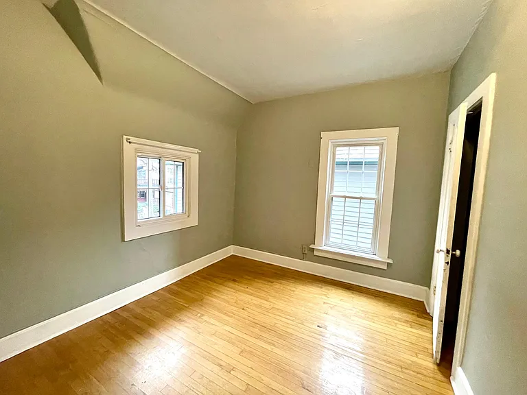 1825 N Oakland Ave — Photo 7