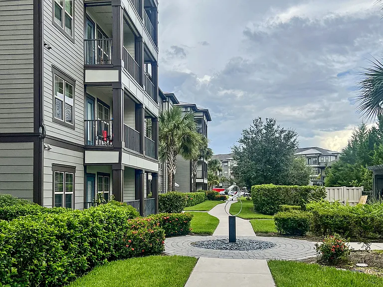 Creekside Ranch Apartments — Photo 32