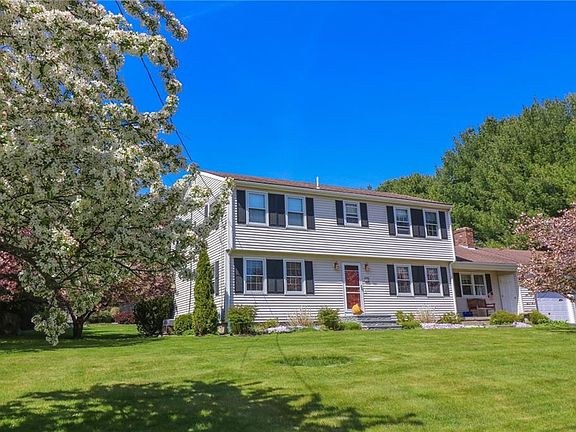 2nd image of 10 Barn Dr