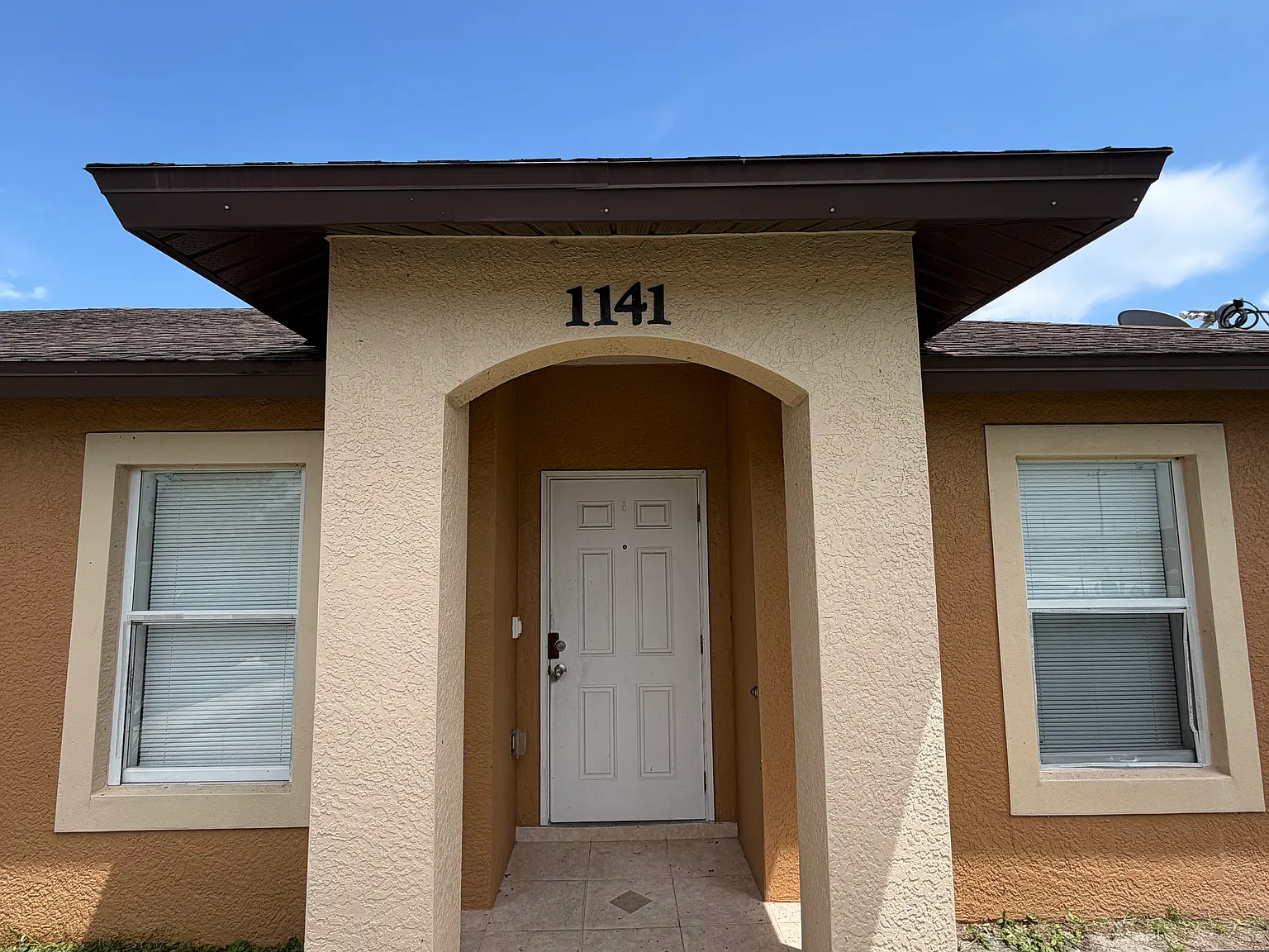 1141 Eisenhower Boulevard — Photo 2