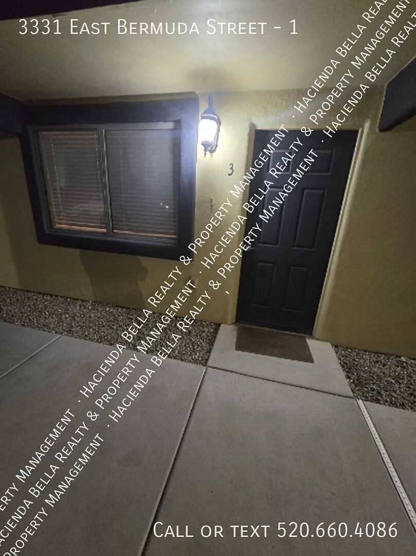 Great 2 Bedroom/ 2 Bath Townhouse Style Apartment Available in October — Photo 1
