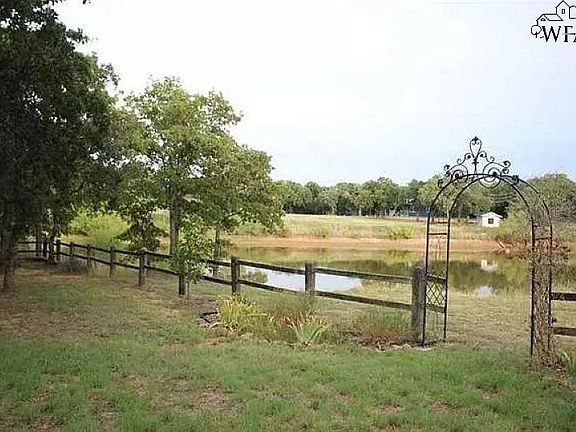 5th image of 126 Country Club Dr