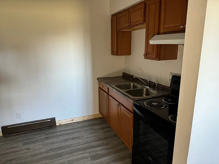 Crown Point Apartments — Photo 17