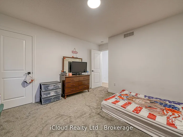15 Curren Cres — Photo 28