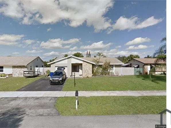 4945 SW 10th St, Margate, FL 33068