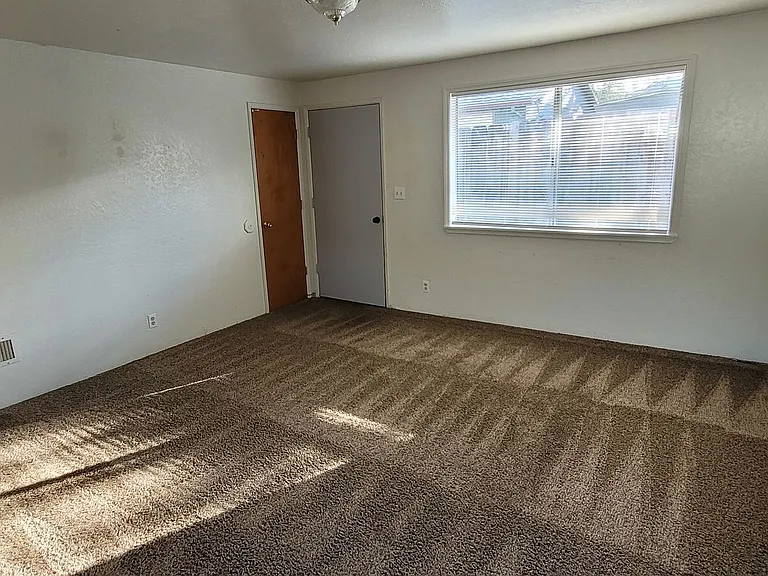 10 Talent Ave — Photo 7