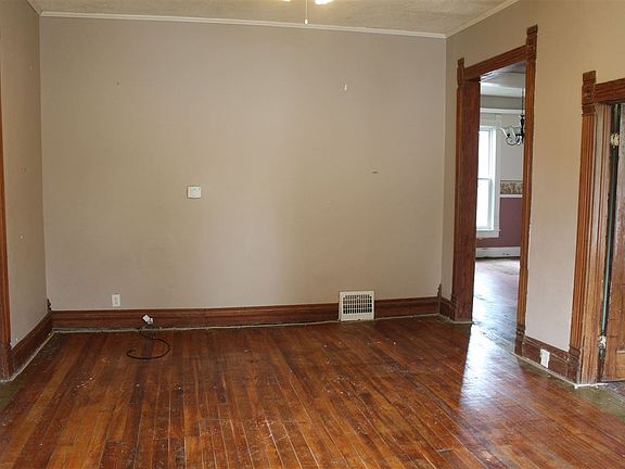 4th image of 211 E Central Ave