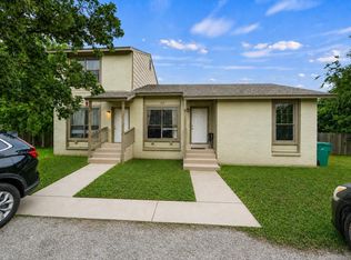 128 Hillside Dr, Elgin, TX 78621