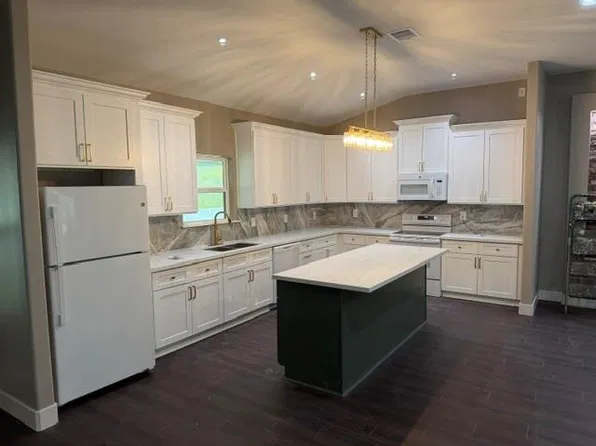 467 Whisperwood Dr, Onalaska, TX 77360