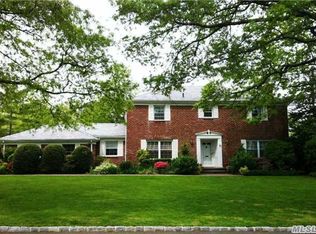 91 Borglum Rd, Manhasset, NY 11030