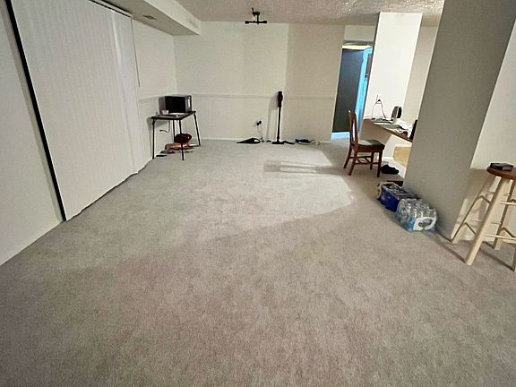 3rd image of 999 Heather Ridge Dr Unit L