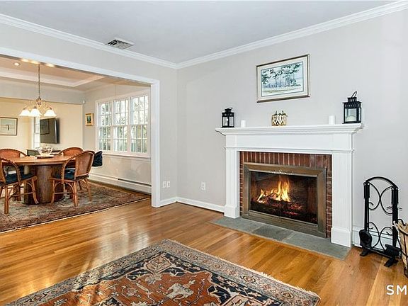 3rd image of 16 Lawn St