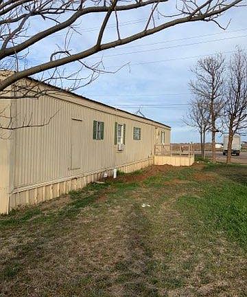 2nd image of 124 County Road 2900