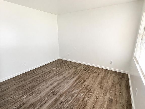 4th image of 1032 Maria Dr