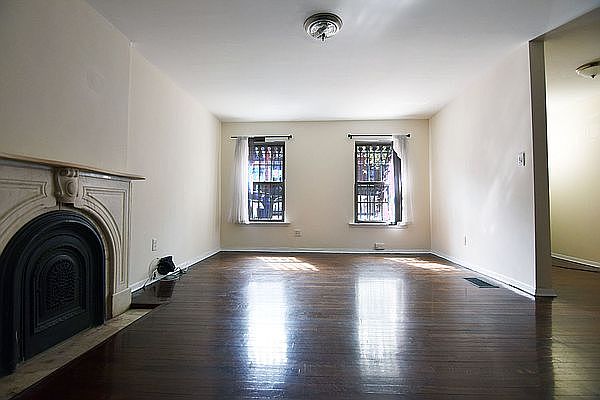 1st image of 423 Clermont Ave APT 1