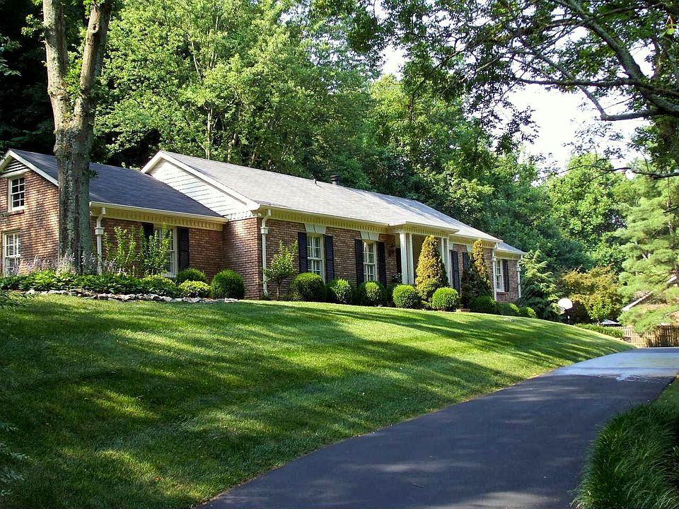 Forest Hills on Cul-De-Sac Street