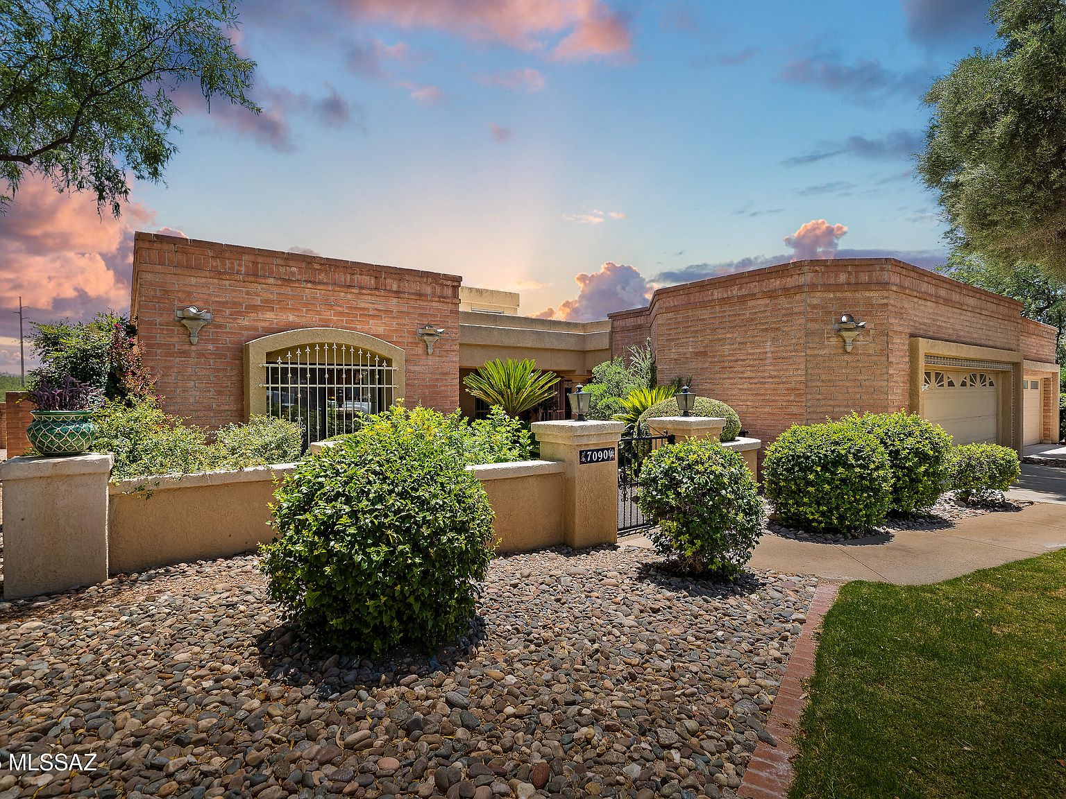 アスティエドヴィラット ツーソン Astierde Villate TUCSON アスティエドヴィラット ツーソン Astierde Villate TUCSON