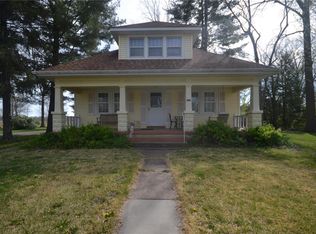 222 N High St, Smithton, IL 62285