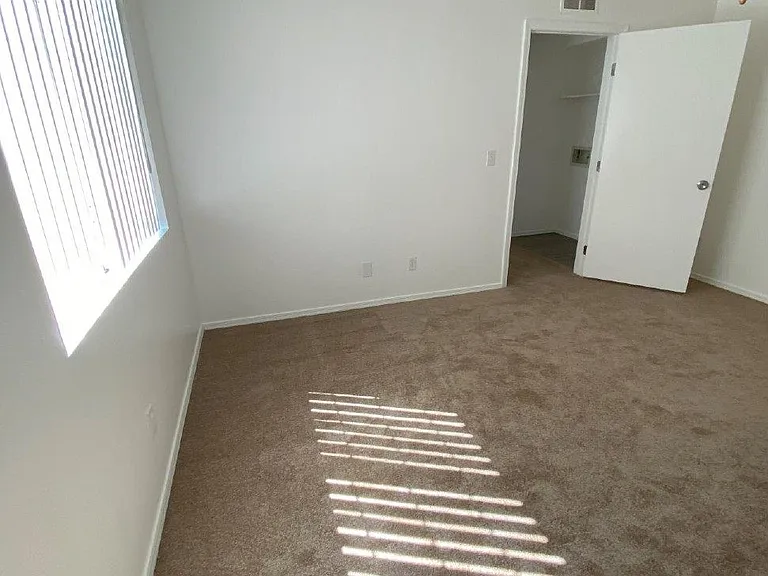 1559 Courtney Place — Photo 20