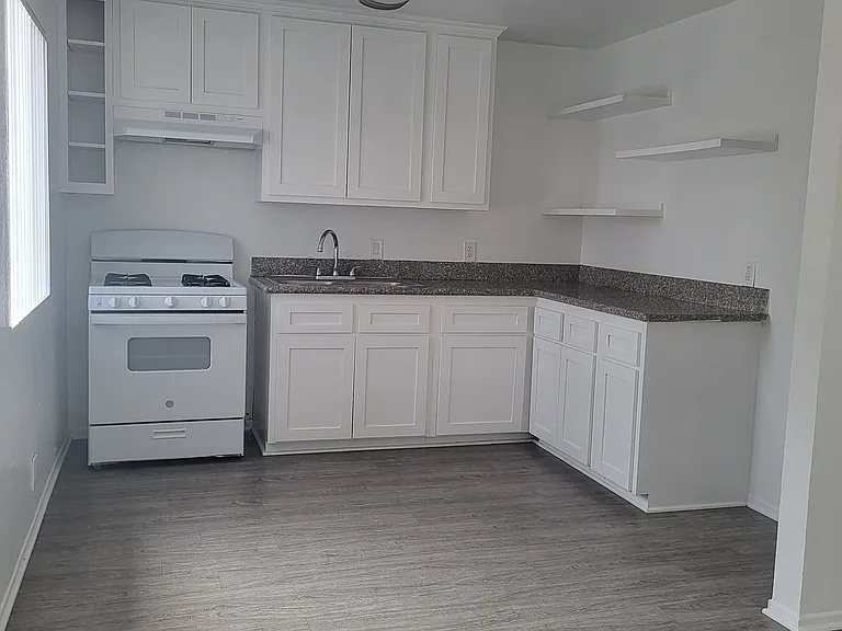 147 E Avenue 43 #104 — Photo 1