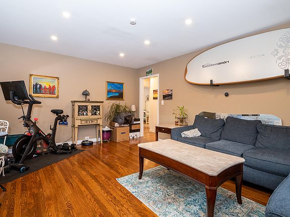 5th image of 203 S Barry Ave #2
