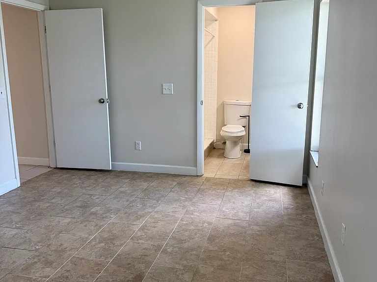 1007 Tiburon Dr — Photo 7