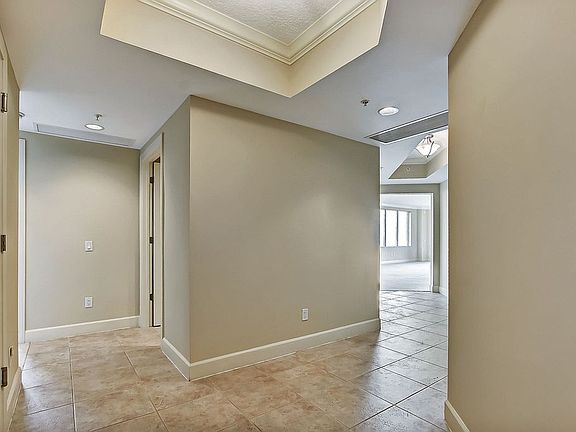 5th image of 1031 S 1st St #402