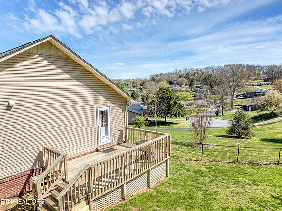 3rd image of 1580 Pin Oak Dr