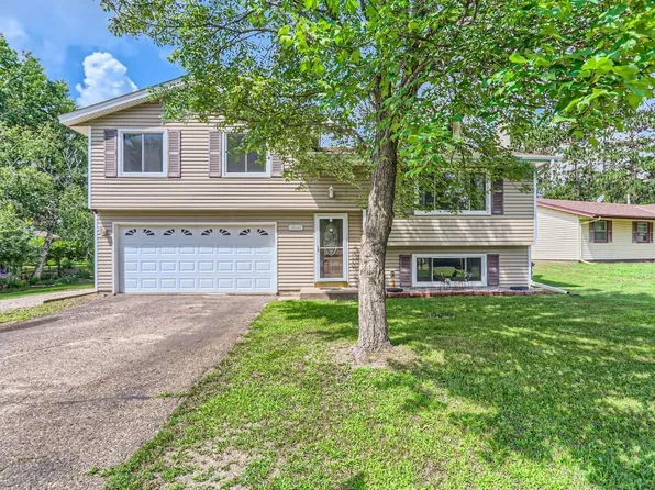 18166 Deerwood Ln NE, East Bethel, MN 55092