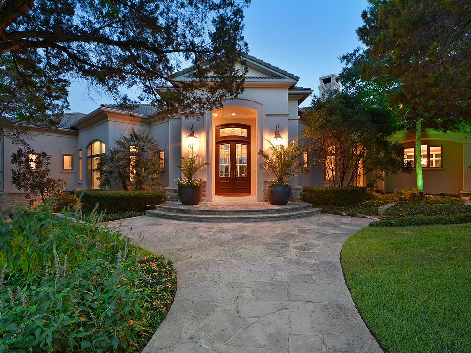 1st image of 905 Crystal Mountain Dr
