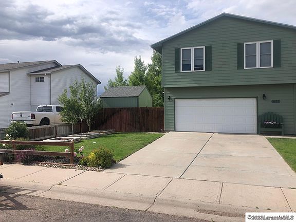 2nd image of 1421 Boswell Dr