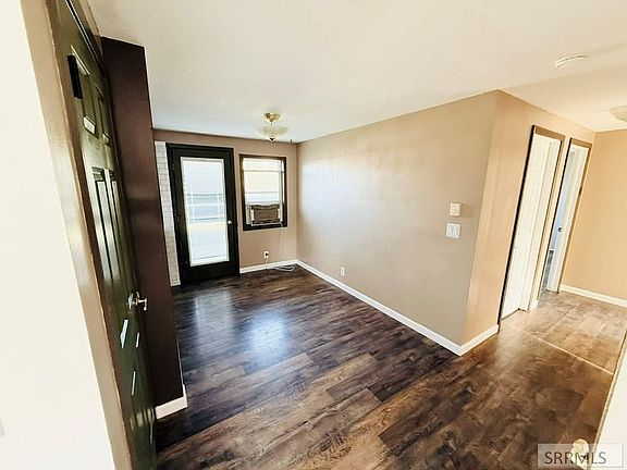5th image of 4864 Joy St