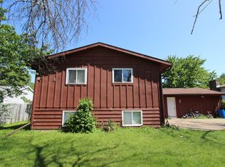 225 Dartmoor Dr, Crystal Lake, IL 60014