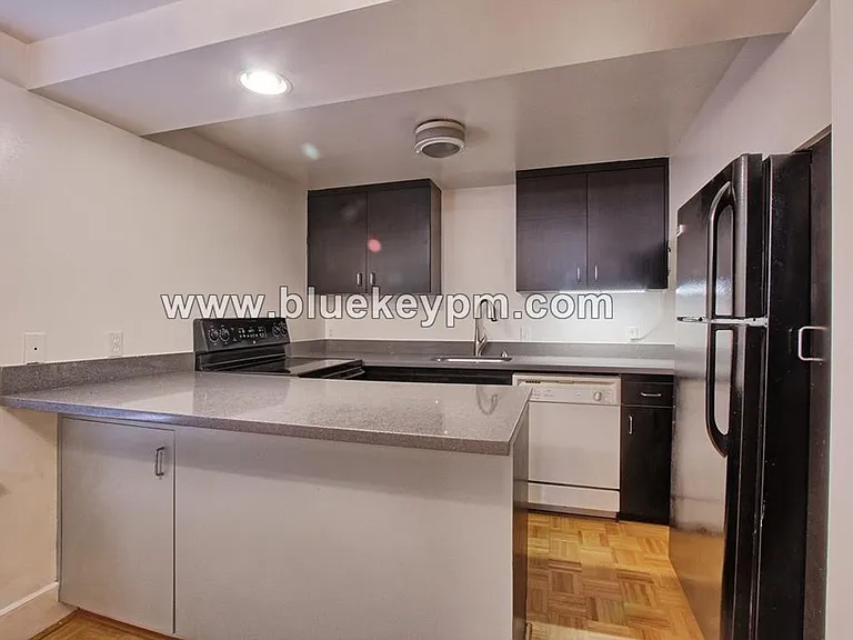 3419 SW Naito Pkwy — Photo 3