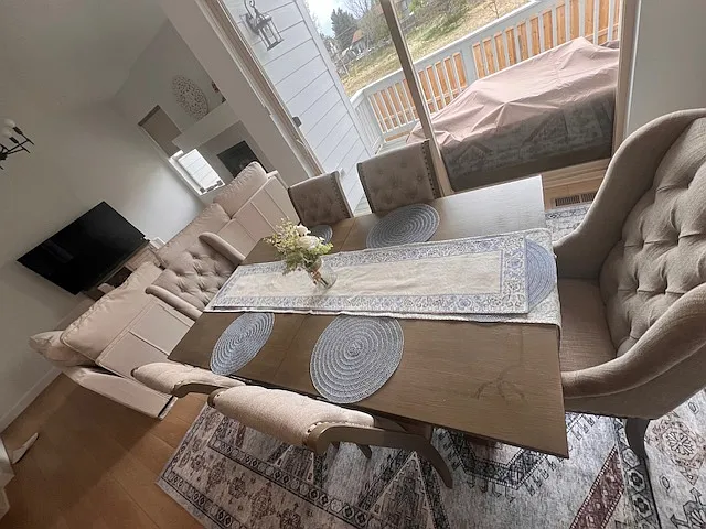 3 bed, 3020 sqft, $3,300 — Photo 4