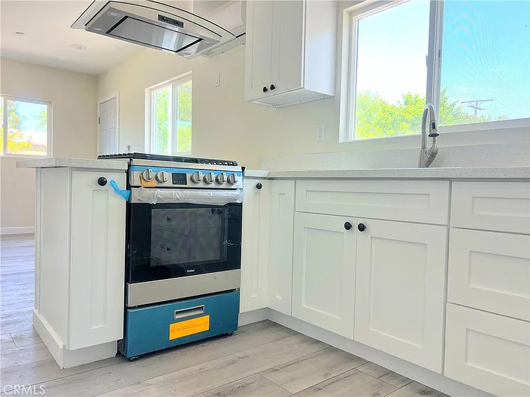 6900 Oso Ave — Photo 12