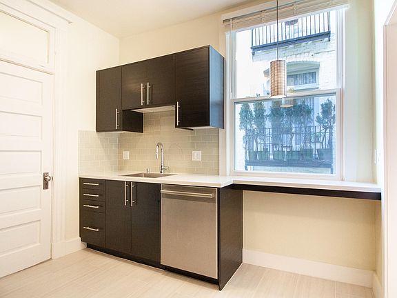 4th image of 1022 Sacramento St #1024
