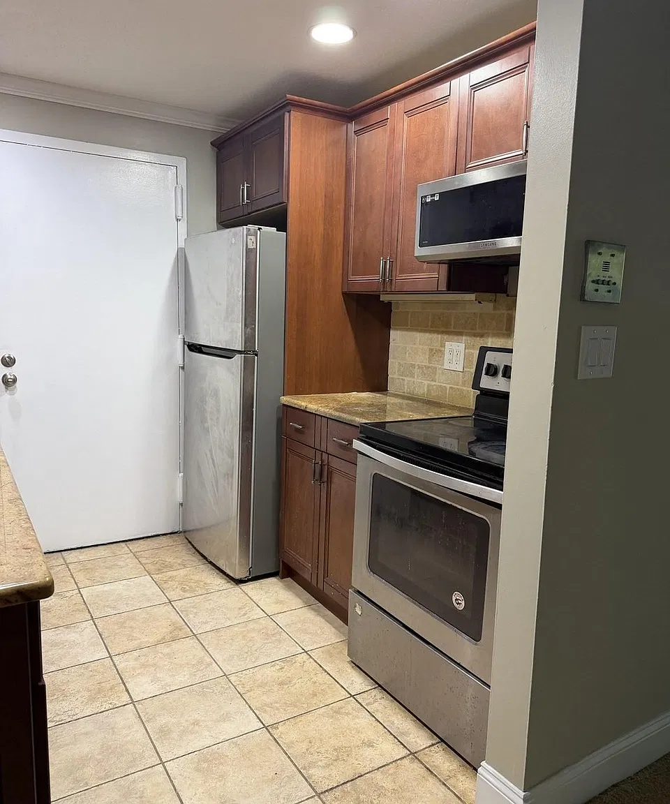 1 bed, 778 sqft, $1,900 — Photo 4