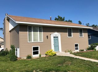 1219 Sioux Dr NW, Cedar Rapids, IA 52405