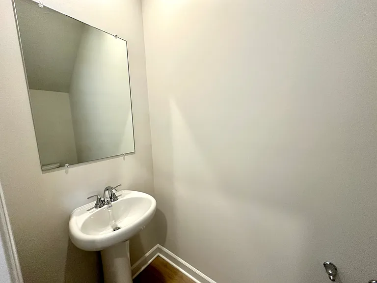 307 Hampton George Ct — Photo 8