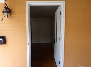 820 Matianuck Ave, Windsor, CT 06095