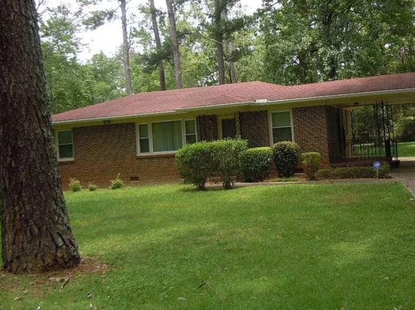 128 Lake Dr NE