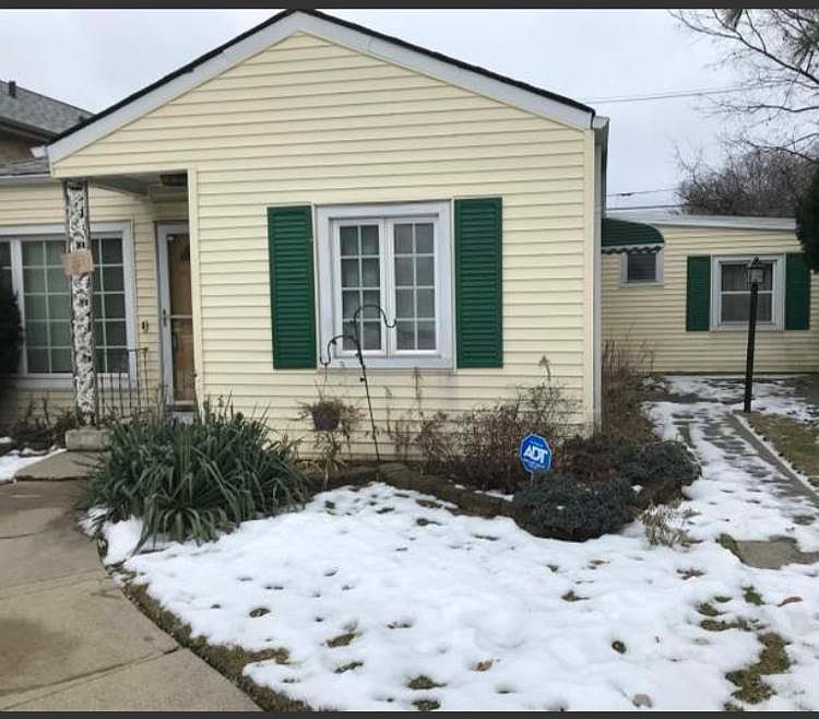 1st image of 3535 N Pontiac Ave