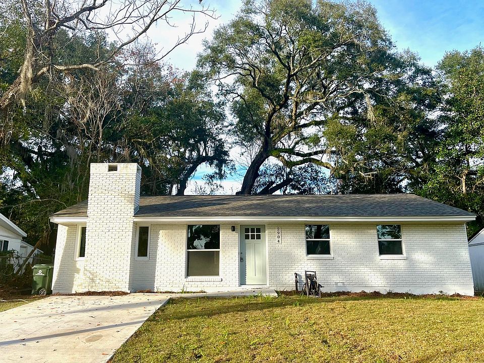 1st image of 2904 Oakwood Dr